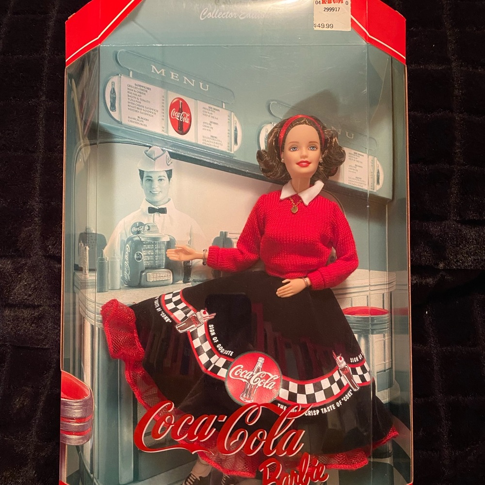 Barbie Coca-Cola 2000 2nd in a Series. Brunette Soda Shop Girl! NWT!!